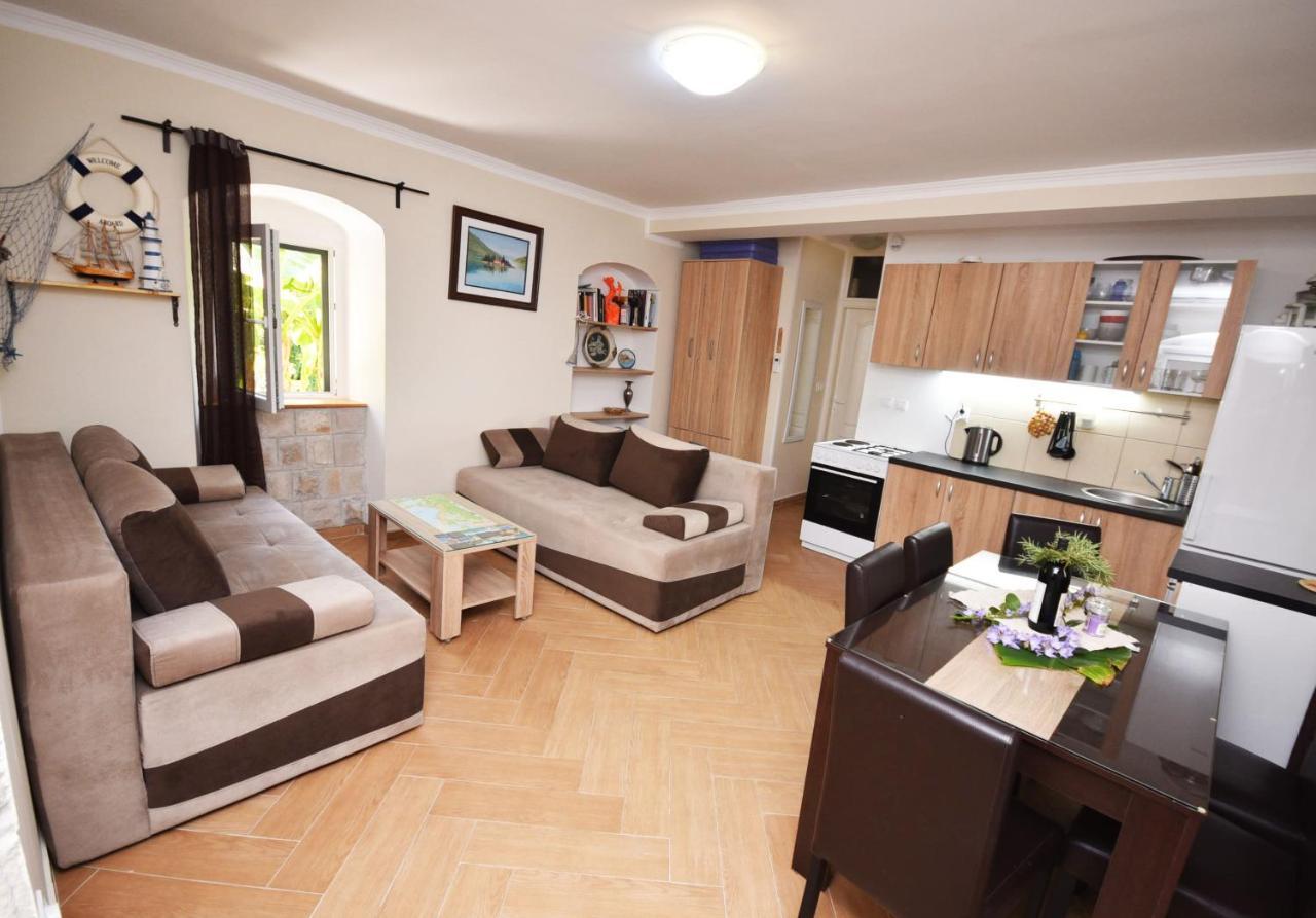 Vila Kula 1830 Apartments Herceg Novi Eksteriør billede