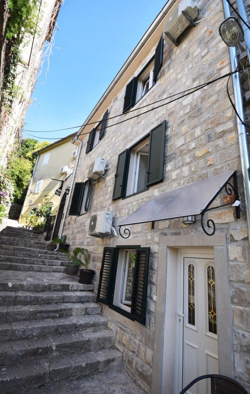 Vila Kula 1830 Apartments Herceg Novi Eksteriør billede