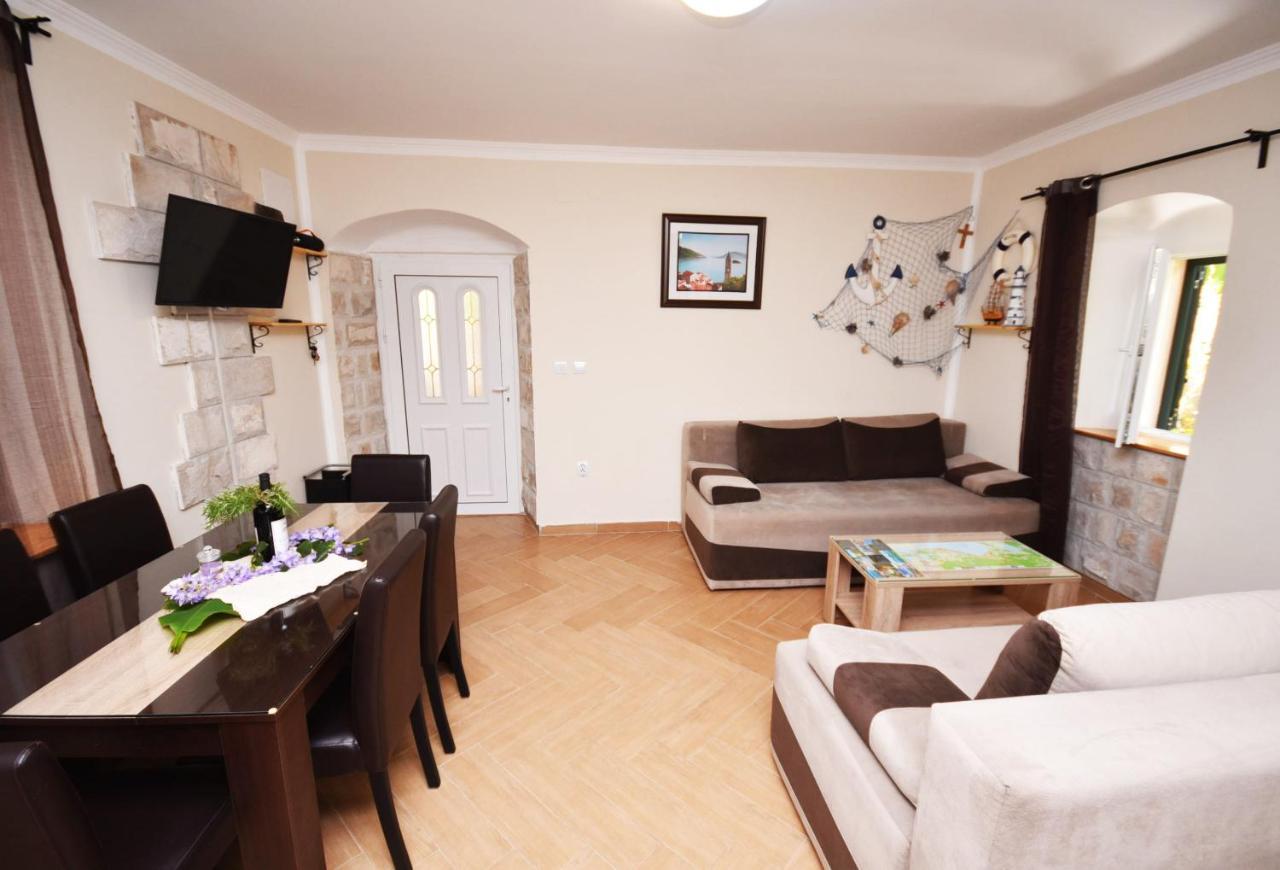 Vila Kula 1830 Apartments Herceg Novi Eksteriør billede