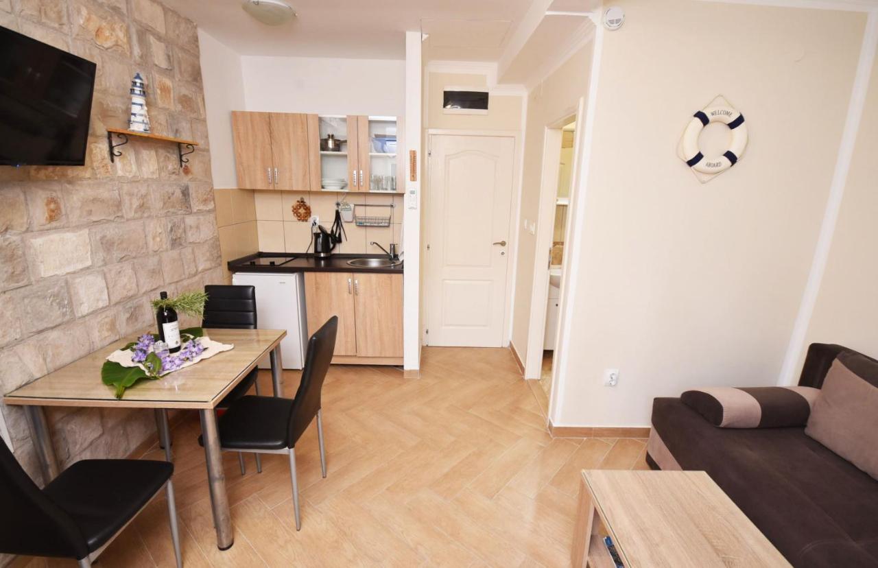 Vila Kula 1830 Apartments Herceg Novi Eksteriør billede