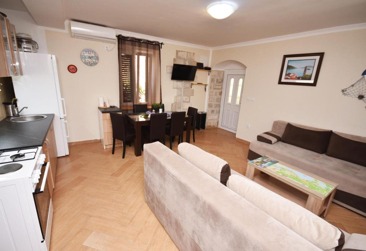 Vila Kula 1830 Apartments Herceg Novi Eksteriør billede